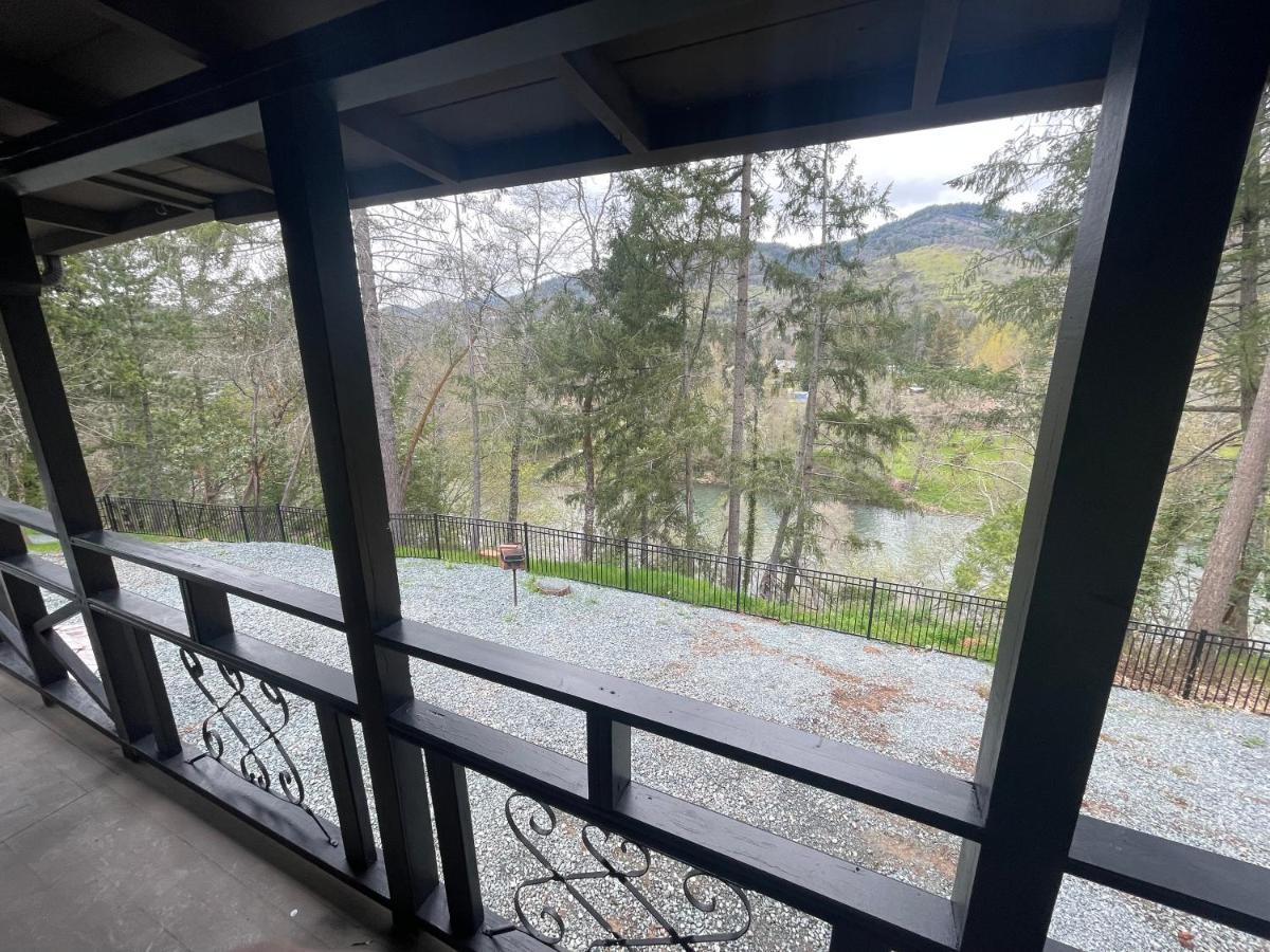 The River House Grants Pass Kültér fotó